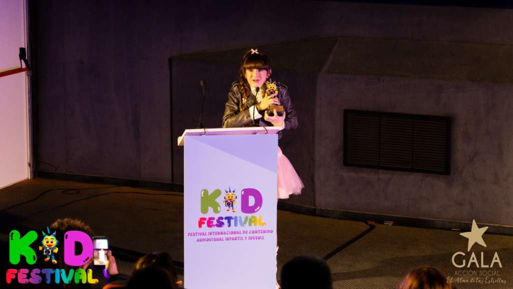 Chloe de la Rosa, Premio Kidfestival a la Mejor Artista Juvenil