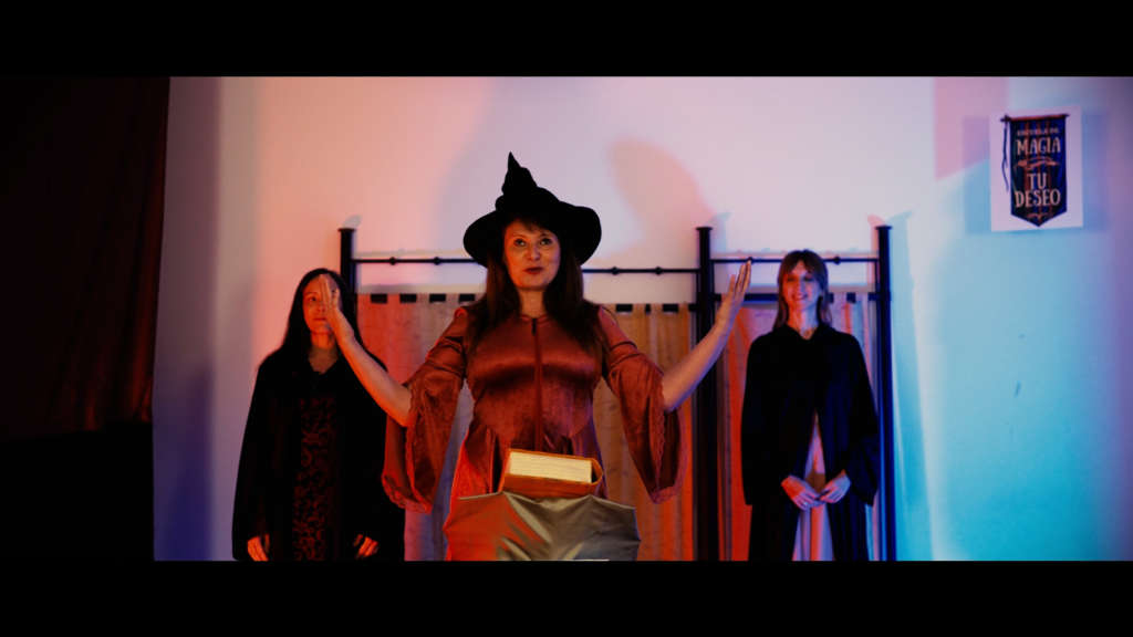 La Escuela de Magia: Tu Deseo / De la Escuela Damas de Comedia